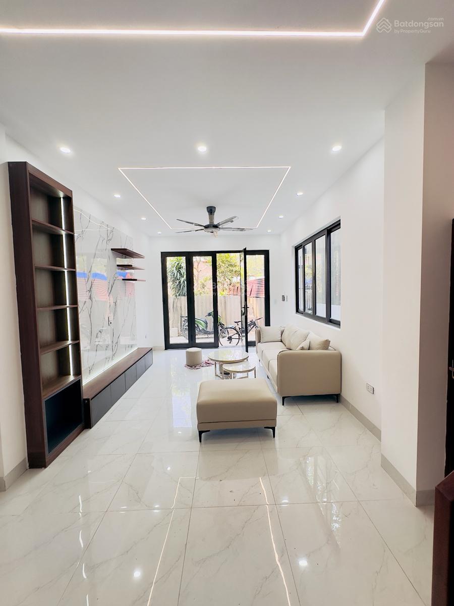 Có 1 0 2! Lô góc Ngọc Khánh, nhà đẹp thang máy xịn sò, ngõ 3 gác thông, vài chục m ra phố. 42m2*5T Có 1 0 2! Lô góc Ngọc Khánh, nhà đẹp thang máy xịn sò, ngõ 3 gác thông, vài chục m ra phố. 42m2*5T