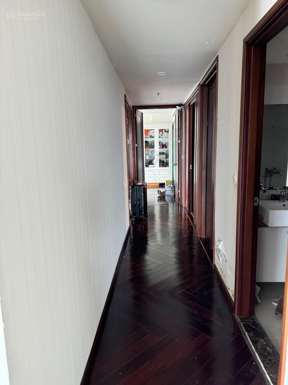 Chính chủ bán căn 161m2, 3 ngủ tại Hei Tower Điện Lực, full đồ, ban công Đông Nam, sổ đỏ