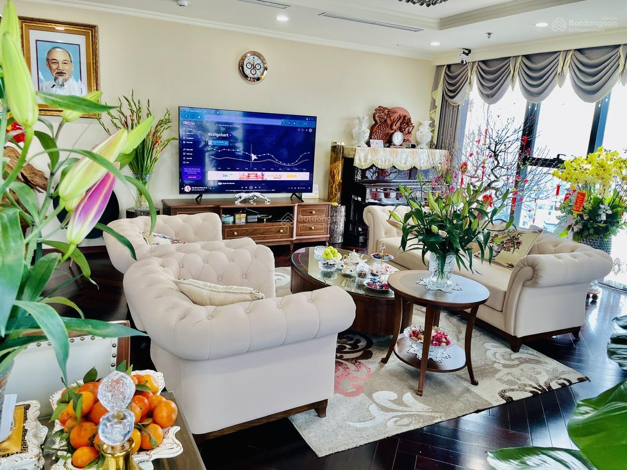 Chính chủ bán căn 161m2, 3 ngủ tại Hei Tower Điện Lực, full đồ, ban công Đông Nam, sổ đỏ