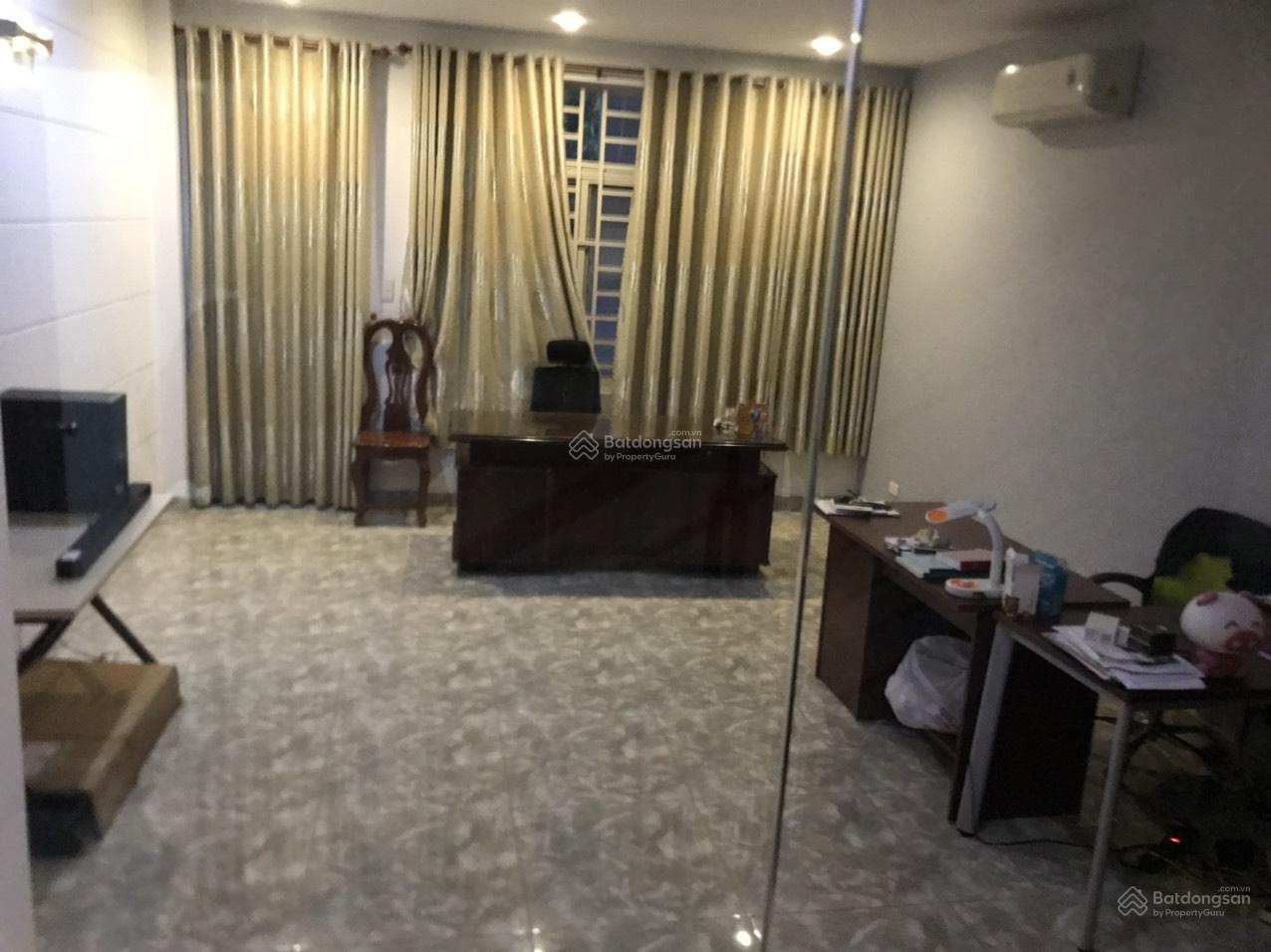 Cần bán nhà KDC Him Lam 6A. DT 100m2, 1 trệt 3 lầu, nhà mới đẹp. Giá 16,4 tỷ. LH E Duyên 0901 023 ***