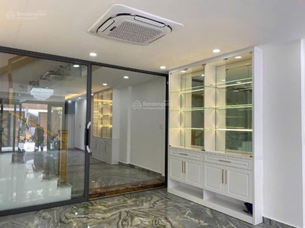 Cần cho thuê nhà MT 45B đường 3/2, P. 11, Q. 10 gần khu CC Hà Đô (có thang máy) Cần cho thuê nhà MT 45B đường 3/2, P. 11, Q. 10 gần khu CC Hà Đô (có thang máy)