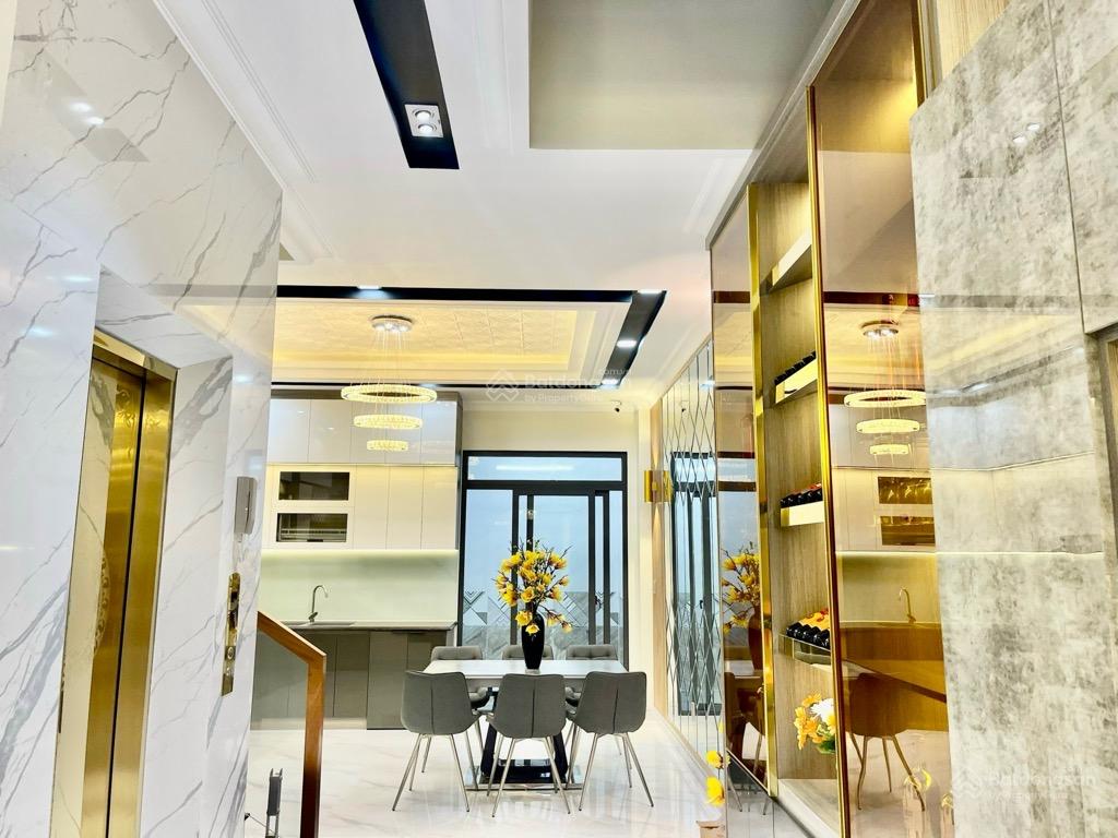 Nhà MT Lâm Văn Bền Quận 7, DT 4.8mx18m. 5 tầng. Giá 21 tỷ, gần Nguyễn Thị Thập, Phú Mỹ Hưng, hiếm