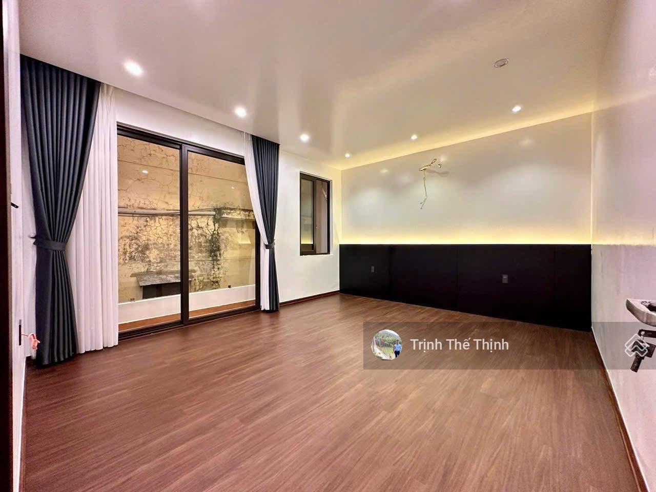 Bán nhà riêng 52m2 lô góc full nội thất phố Hoàng Quý - Chùa Hàng