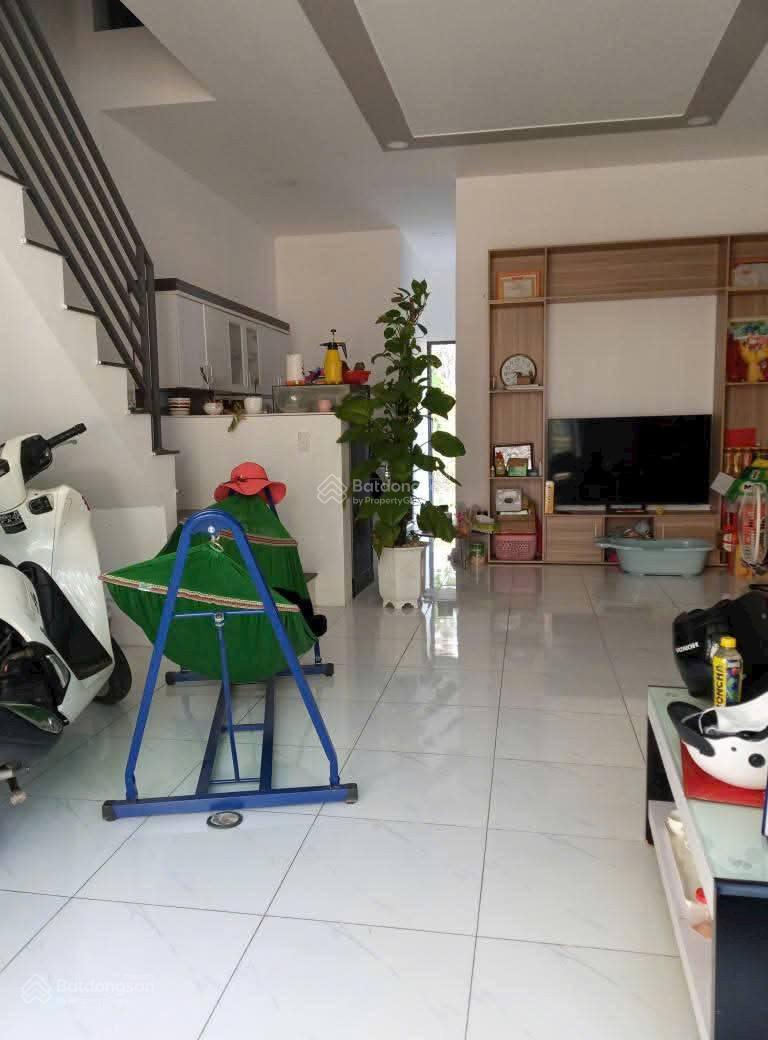 Bán gấp nhà Đ. Hồ Văn Tắng, xã TPT, dân cư đông. 2PN, giá bán 2 tỷ 300, còn thương lượng Bán gấp nhà Đ. Hồ Văn Tắng, xã TPT, dân cư đông. 2PN, giá bán 2 tỷ 300, còn thương lượng