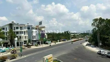 Cần bán gấp nền đất KDC Đại Phúc đường lớn DT 135m2, vị trí đẹp giá 110tr/m2, LH E Duyên 0901 023 ***