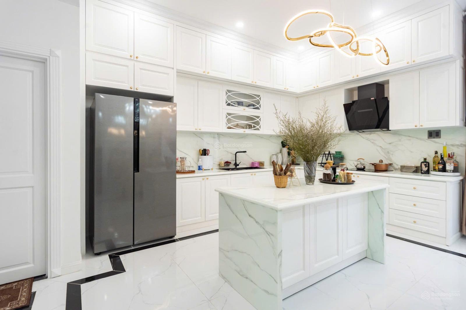 Cho thuê BT tại Verosa Park, 35 triệu/th, SD 237.8m2, 4PN, 4WC, 3 tầng