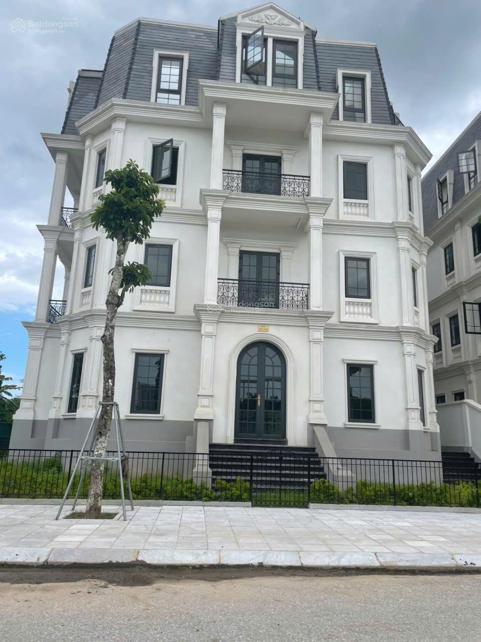 Cần bán gấp suất ngoại giao căn liền kề góc 197m2 dự án Jade Square Phạm Văn Đồng giá 255tr/m2