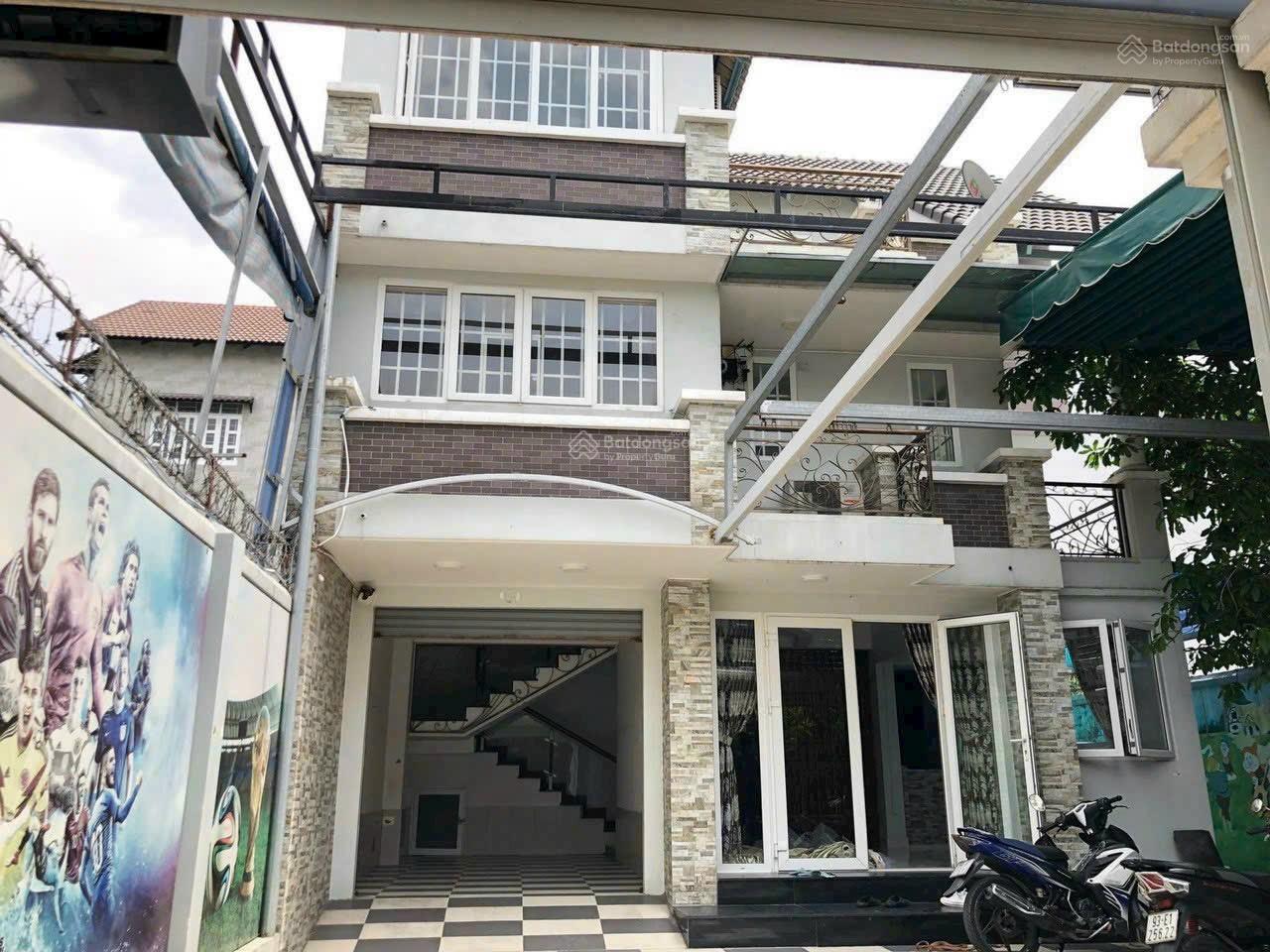Biệt thự (200) khu đồng bộ, thiết kế 1 trệt + 2 lầu, p. Hiệp Bình Chánh, Thủ Đức