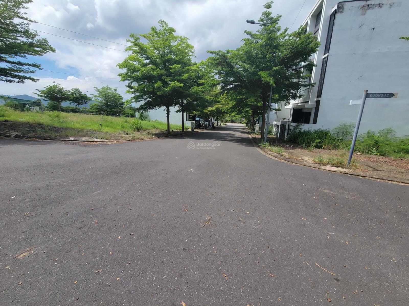 Chính chủ bán lô góc P1 Hoàng Phú giá 2tỷ590. Liên hệ 0969 876 ***