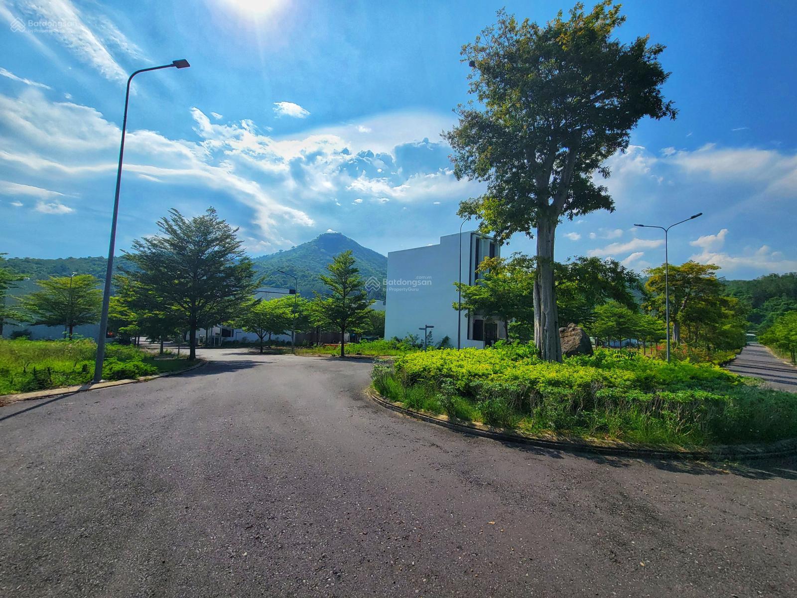 Chính chủ bán lô góc P1 Hoàng Phú giá 2tỷ590. Liên hệ 0969 876 ***