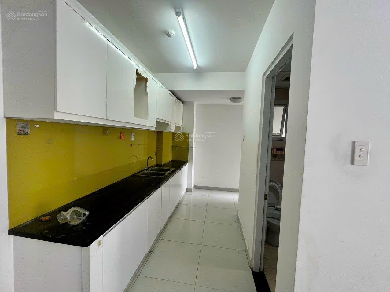 Bán căn hộ 8X Plus tầng đẹp sổ hồng gia 2,57 ty 63m2, 2PN 2WC 2 ban công, LH: 0932 834 *** vay 70%