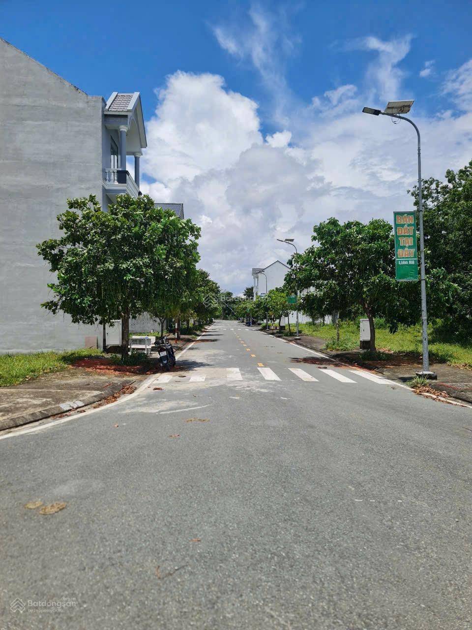 Bán lô đất đẹp full thổ trên đường D1 Vĩnh Tân Tân Uyên gần KCN Vsip 2, DT 72m2, đường rộng 13m SHR