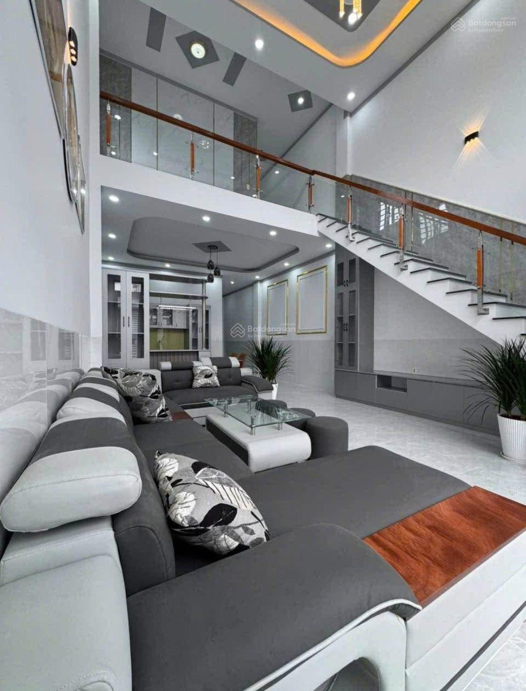 Sổ hồng riêng Lý Thánh Tông, Tân Phú 58,5m2 nhà đẹp shr giá 5,2 tỷ