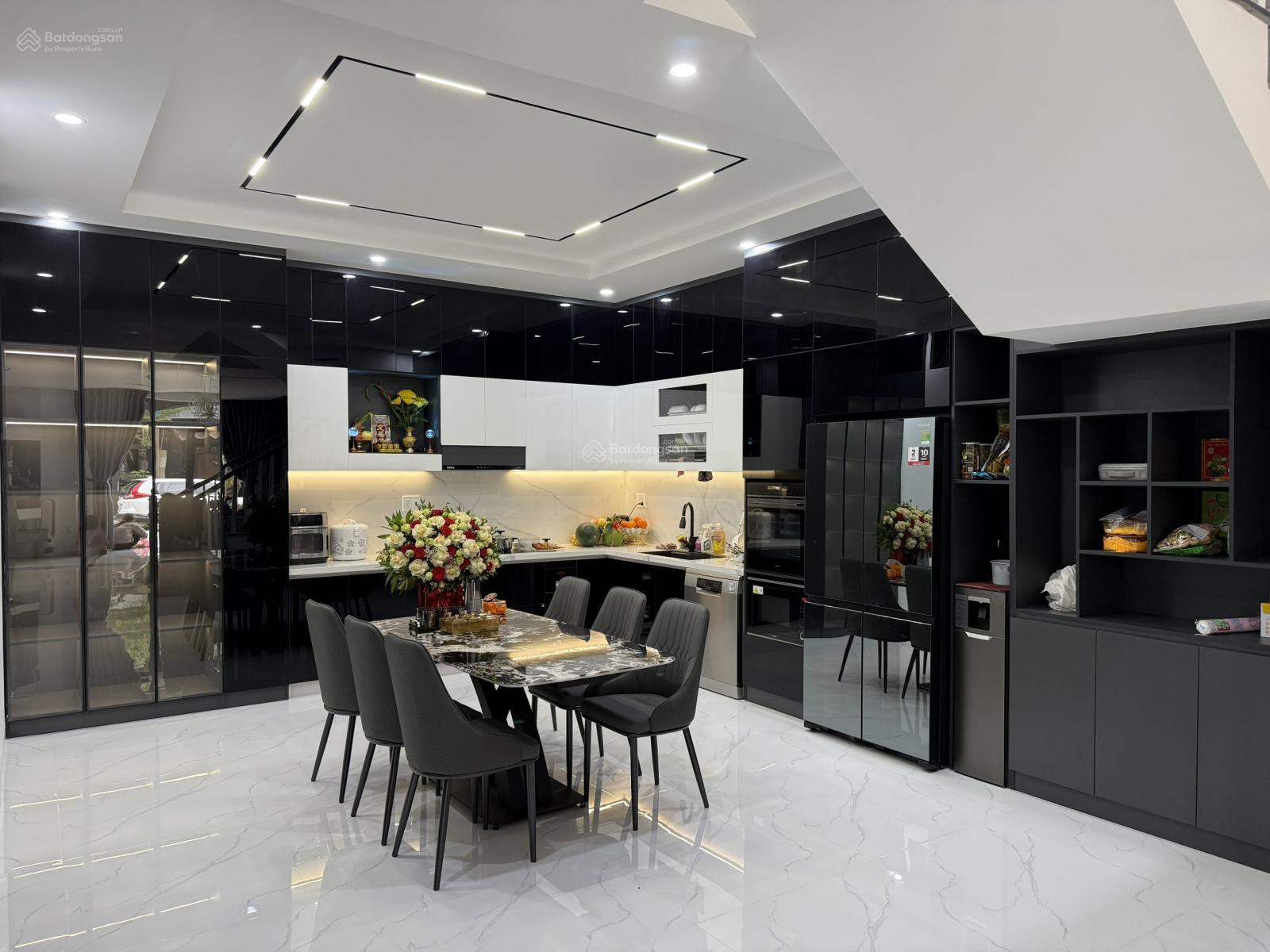 Nhà 3 tầng - Góc 2 mặt tiền Lê Ấm, P. Hòa Xuân, Q. Cẩm Lệ, 155m2, vị trí đẹp, 13.5 tỷ có TL