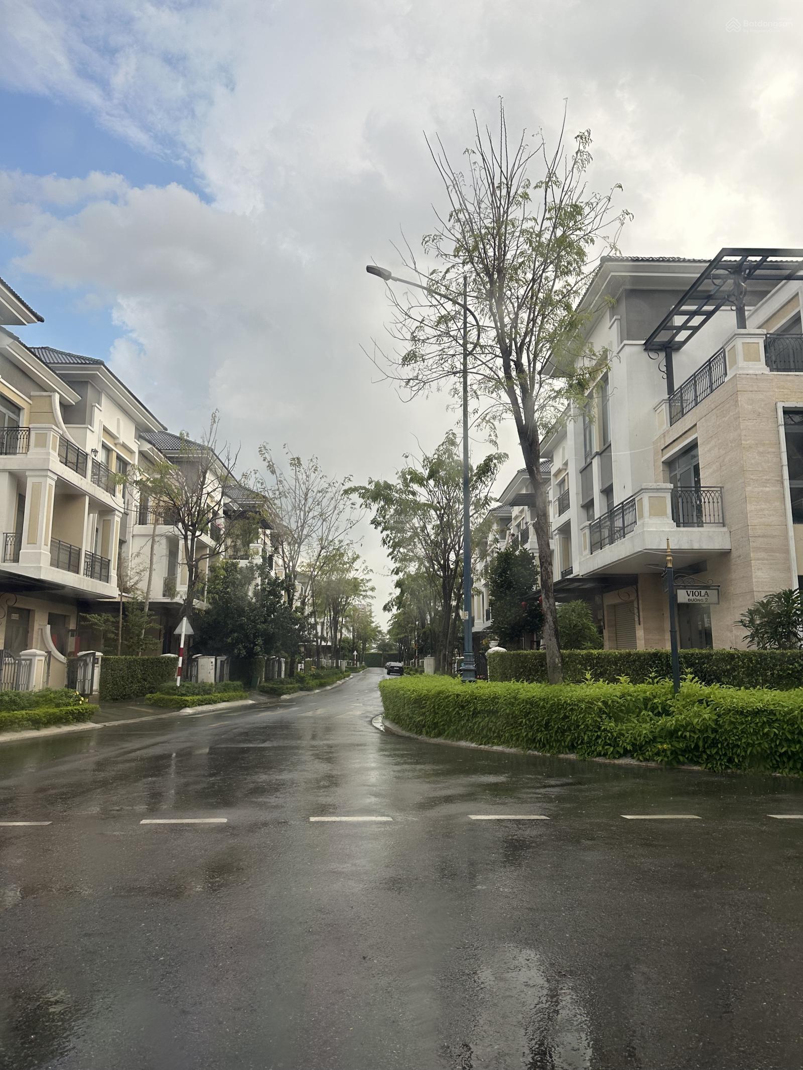 Bán gấp căn Verosa Park khang điền Q9 DT 6x17.4 trục chính Tây view CV lớn giá 16.5 tỷ