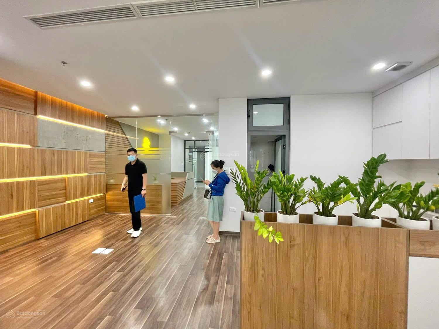 Rẻ nhất thị trường! Mặt phố Trần Đăng Ninh trống duy nhất 1 sàn 70m2 giá chỉ từ 14tr/tháng
