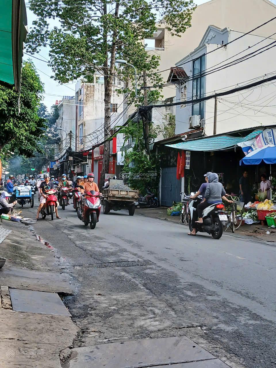 Bán đất mặt tiền đường Nguyễn Tuyển P. Bình Trưng Tây Quận 2, 199m2 full thổ cư