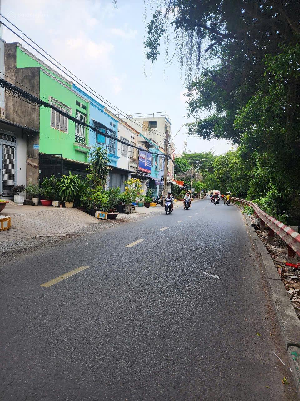 Nhà 3 tầng mặt tiền đường Tô Hiệu Quận Tân Phú DT 5x15m giá 12 tỷ Nhà 3 tầng mặt tiền đường Tô Hiệu Quận Tân Phú DT 5x15m giá 12 tỷ