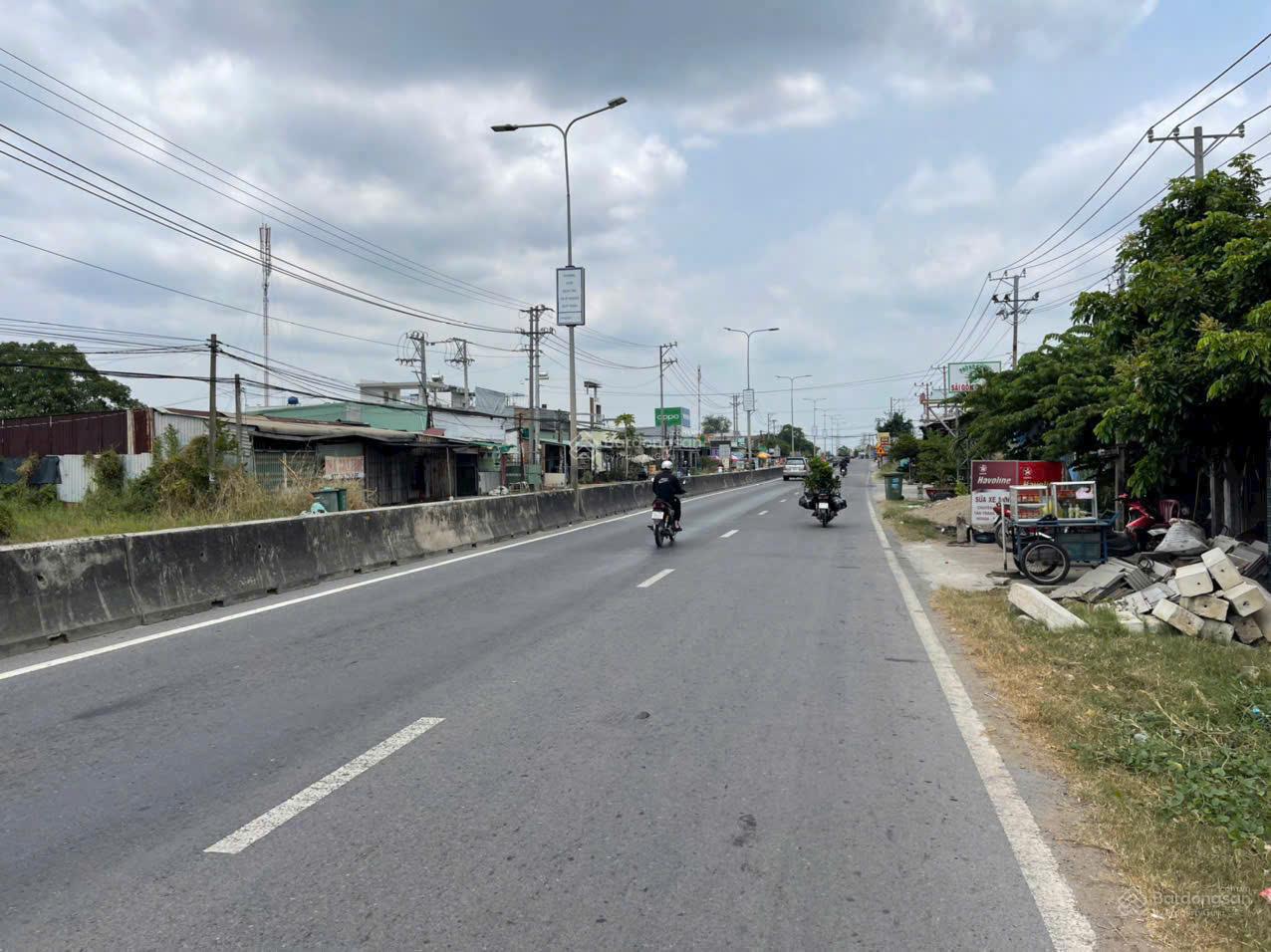 Chủ cần bán đất thổ cư và vườn Mt Đt 824, làm nhà xưởng Cty kho bãi  Bến Lức tỉnh Long An