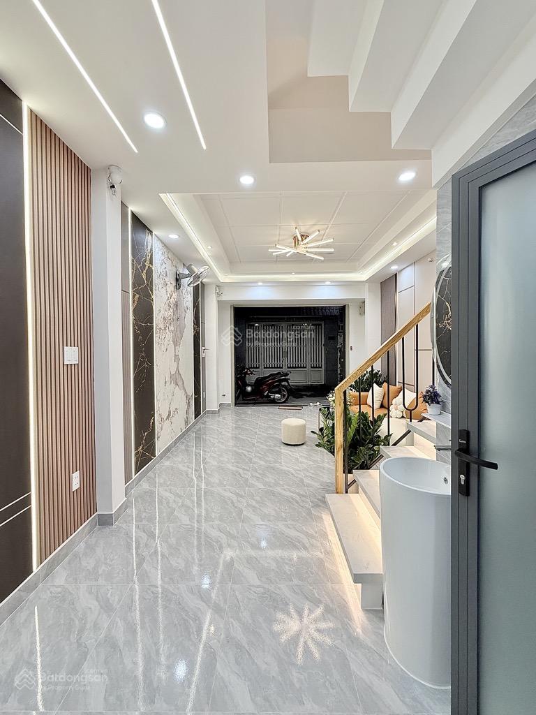 Nhà đẹp Q4 - 3 lầu - 39m2 - Sát MT - Ko QH - Chỉ 5 tỷ nhỉnh