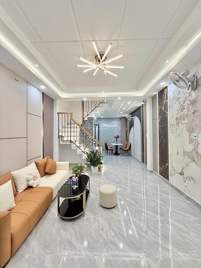 Nhà đẹp Q4 - 3 lầu - 39m2 - Sát MT - Ko QH - Chỉ 5 tỷ nhỉnh