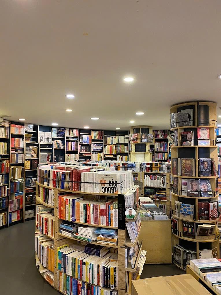 Vị trí siêu đẹp 2 chiều - MT Võ Văn Tần, Quận 3 - 9x20m - 5 tầng - HĐT 200 triệu - giá 79 tỷ Vị trí siêu đẹp 2 chiều - MT Võ Văn Tần, Quận 3 - 9x20m - 5 tầng - HĐT 200 triệu - giá 79 tỷ