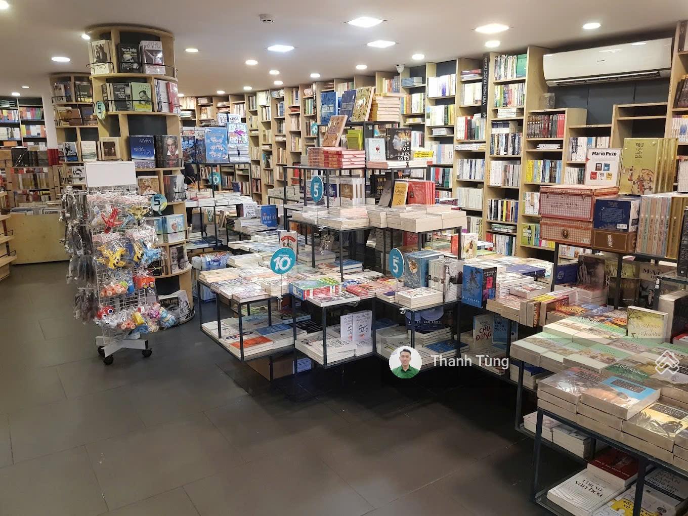 Vị trí siêu đẹp 2 chiều - MT Võ Văn Tần, Quận 3 - 9x20m - 5 tầng - HĐT 200 triệu - giá 79 tỷ Vị trí siêu đẹp 2 chiều - MT Võ Văn Tần, Quận 3 - 9x20m - 5 tầng - HĐT 200 triệu - giá 79 tỷ