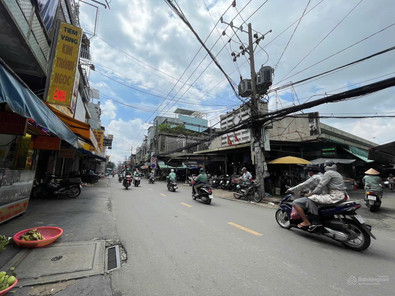 Siêu vị trí đối diện cổng chợ Xóm Mới - Mặt tiền Lê Đức Thọ, nhà 4 tầng DT 41m2 - ĐCT 25tr/tháng