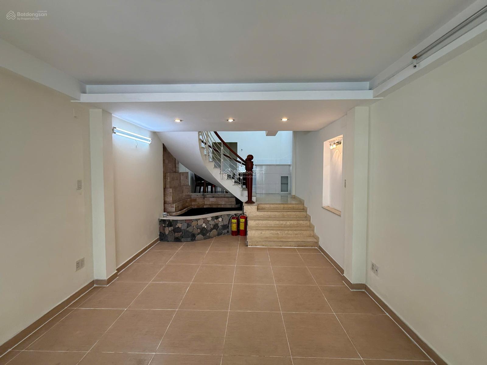 Cần bán nhà đường Lê Văn Sỹ, Phường 10 Phú Nhuận, 4*14.5m 4 phòng, 3 toilet, 2 lầu giá bán 13.9 tỷ
