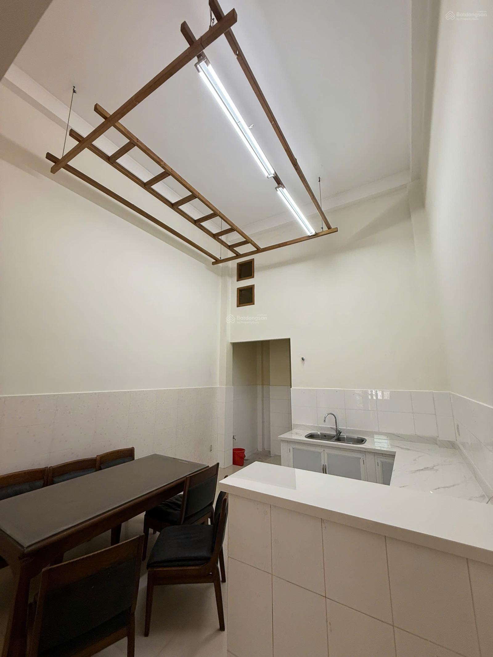 Cần bán nhà đường Lê Văn Sỹ, Phường 10 Phú Nhuận, 4*14.5m 4 phòng, 3 toilet, 2 lầu giá bán 13.9 tỷ
