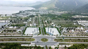 (10tr/m2 TL) cần bán gấp 4000m2 đất TMDV ngay bãi dài Cam Lâm đi bộ sang Hưng Thịnh Golden Bay