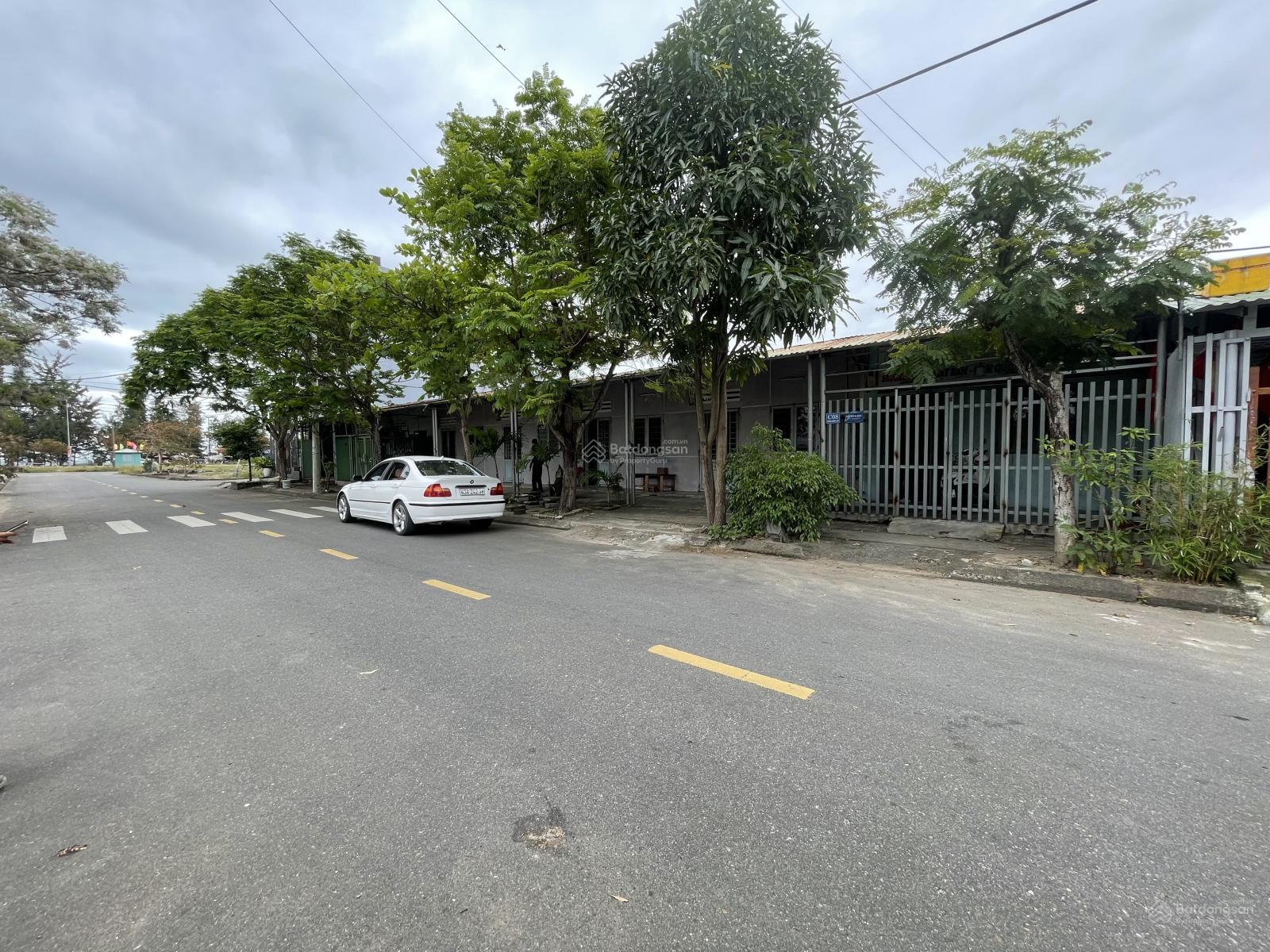 Bán đất tặng nhà 2 mặt tiền Xuân Thiều 11, 3,19 tỷ, 101,45m2, hàng hiếm tại Liên Chiểu, Đà Nẵng Bán đất tặng nhà 2 mặt tiền Xuân Thiều 11, 3,19 tỷ, 101,45m2, hàng hiếm tại Liên Chiểu, Đà Nẵng