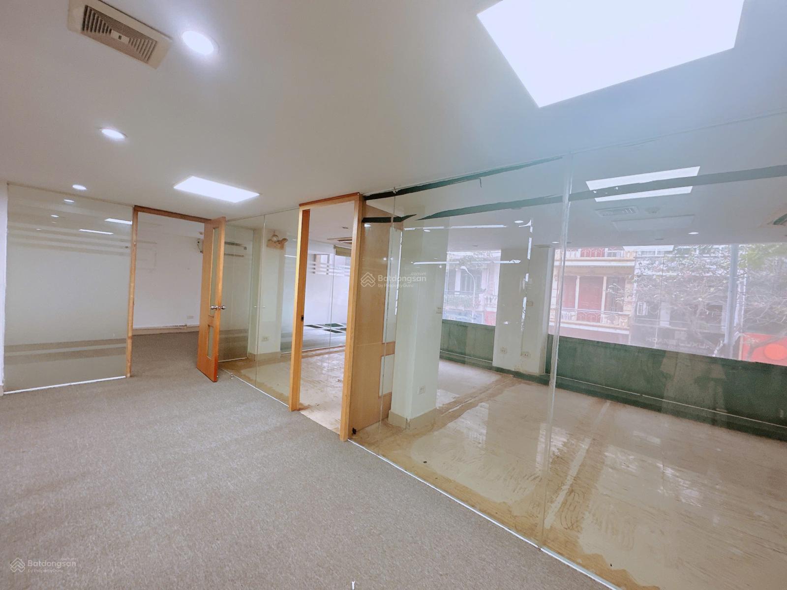 Cho thuê VP tòa Vietcombank Tower, Nguyễn Văn Cừ, Long Biên 100m2, 300m2, 600m2, giá 110nghìn/m2