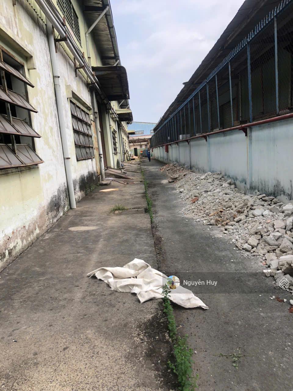 Cho thuê kho xưởng tại KCN Tân Tạo DT 6600m2 có văn phòng, thời hạn thuê 5 năm LH 0909 913 ***