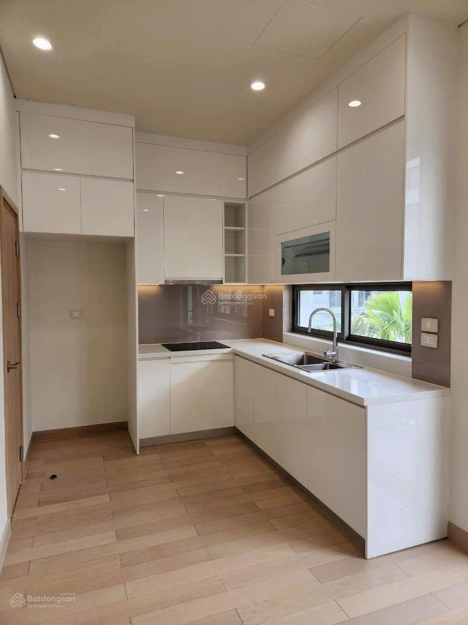 Cho thuê nhà khu ĐT The Manor, Nguyễn Xiển, Hoàng Mai, Hà Nội. DT 80 m2x5T, MT 5m, nhà đẹp, 30tr/th