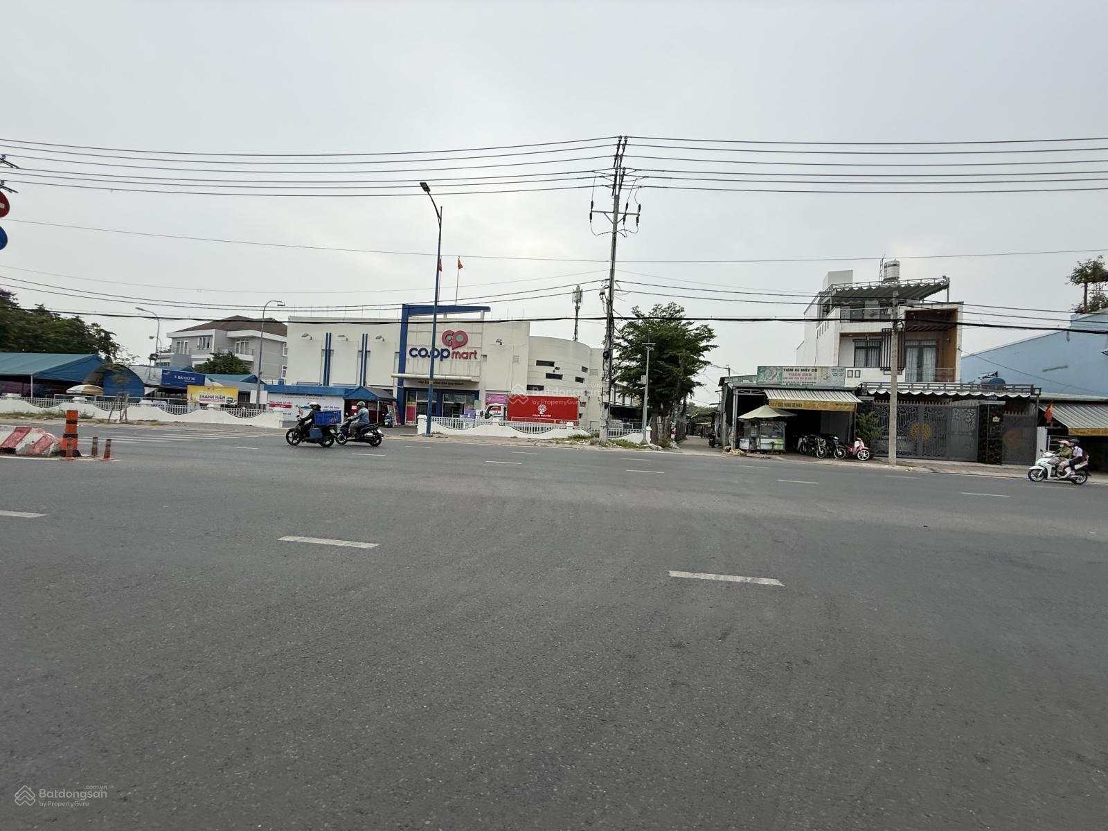 Bán nhà mặt phố tại Đặng Thúc Vịnh, 27,5 tỷ, 320m2, 2PN, 2WC, Hóc Môn, HCM