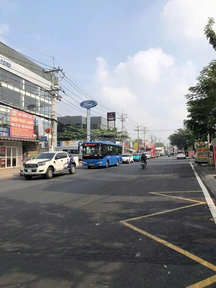 Chủ bán nhanh nhiều sản phẩm mặt tiền đường Hoàng Hữu Nam (30m) Quận 9 giá tốt