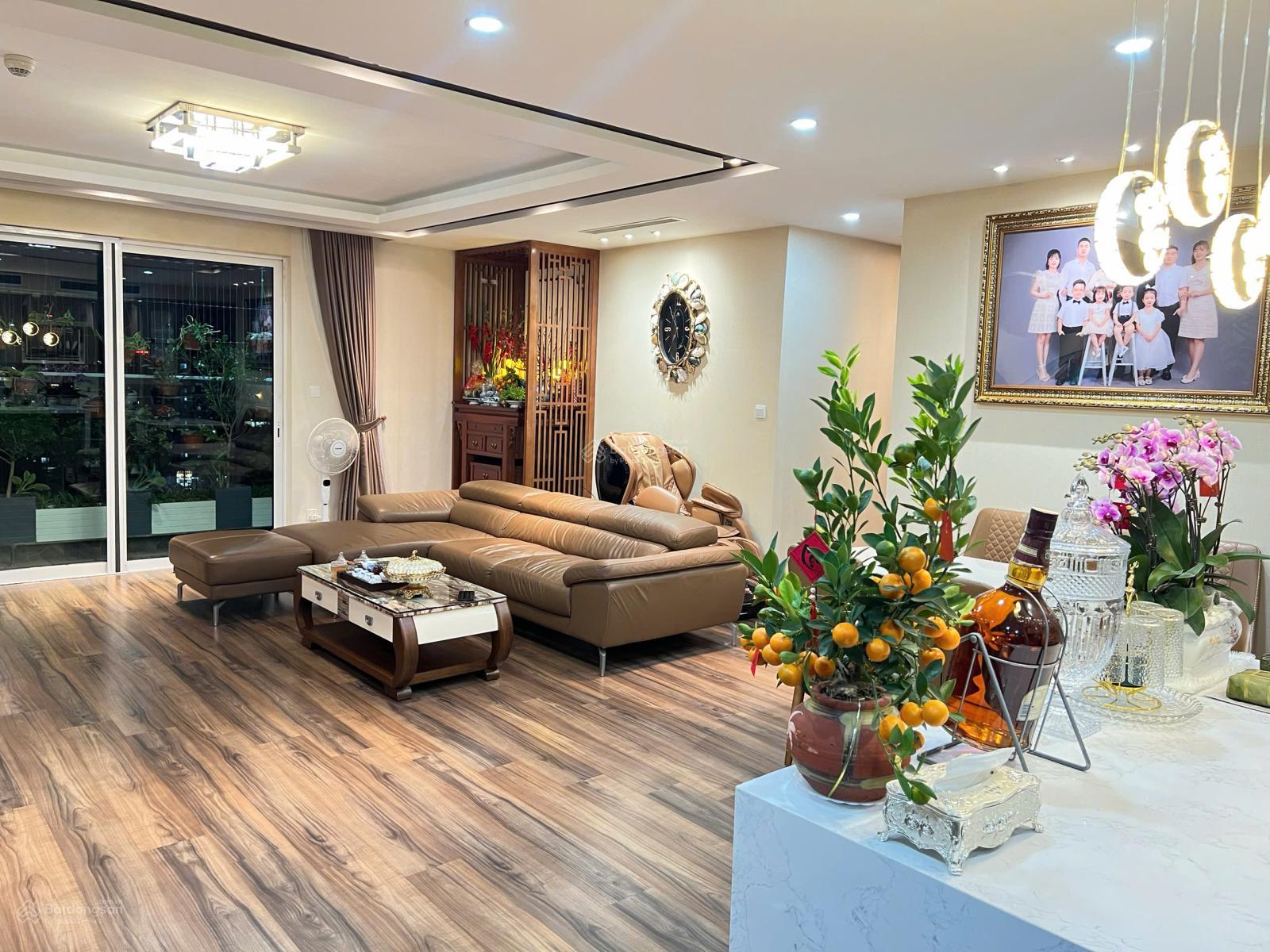 Tôi cần bán gấp căn hộ 90m2 tại Xuân Mai Reverside, 3n 2w tầng trung, ban công ĐN, giá 5,4tỷ