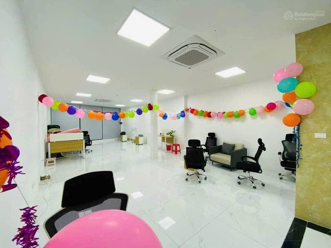 (Hiếm) Bán toà nhà VP, bán đảo Linh Đàm 203m2, 7 tầng, 72 tỷ, lô góc - 3 mặt thoáng, vỉa hè rộng