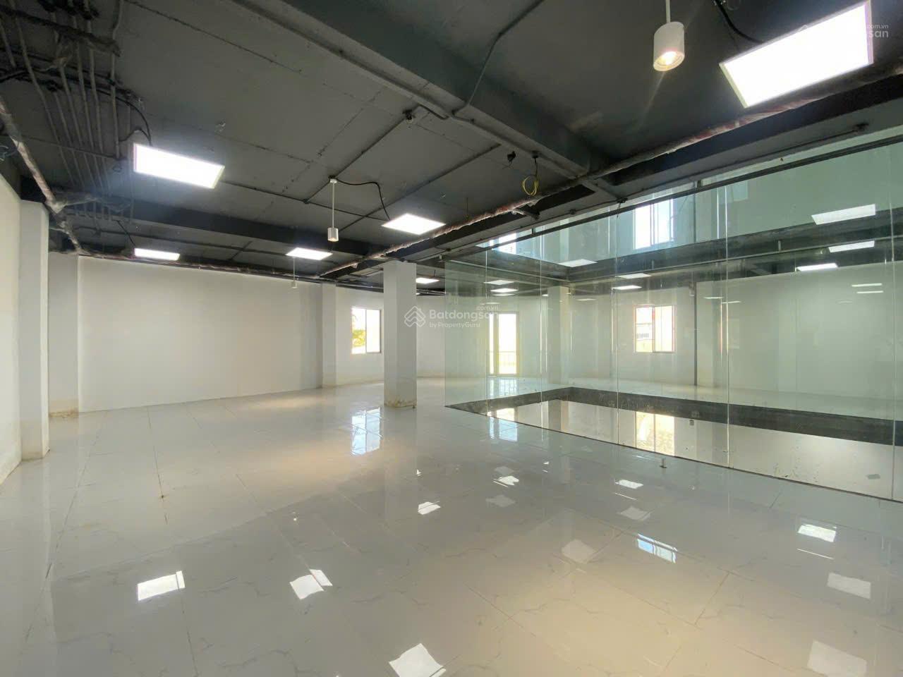 Chính chủ bán nhà góc 2 MT đường Nguyễn Văn Cừ, Quận 5, DT: 16*23 7 tầng, TN 450 triệu/th giá 99 tỷ Chính chủ bán nhà góc 2 MT đường Nguyễn Văn Cừ, Quận 5, DT: 16*23 7 tầng, TN 450 triệu/th giá 99 tỷ