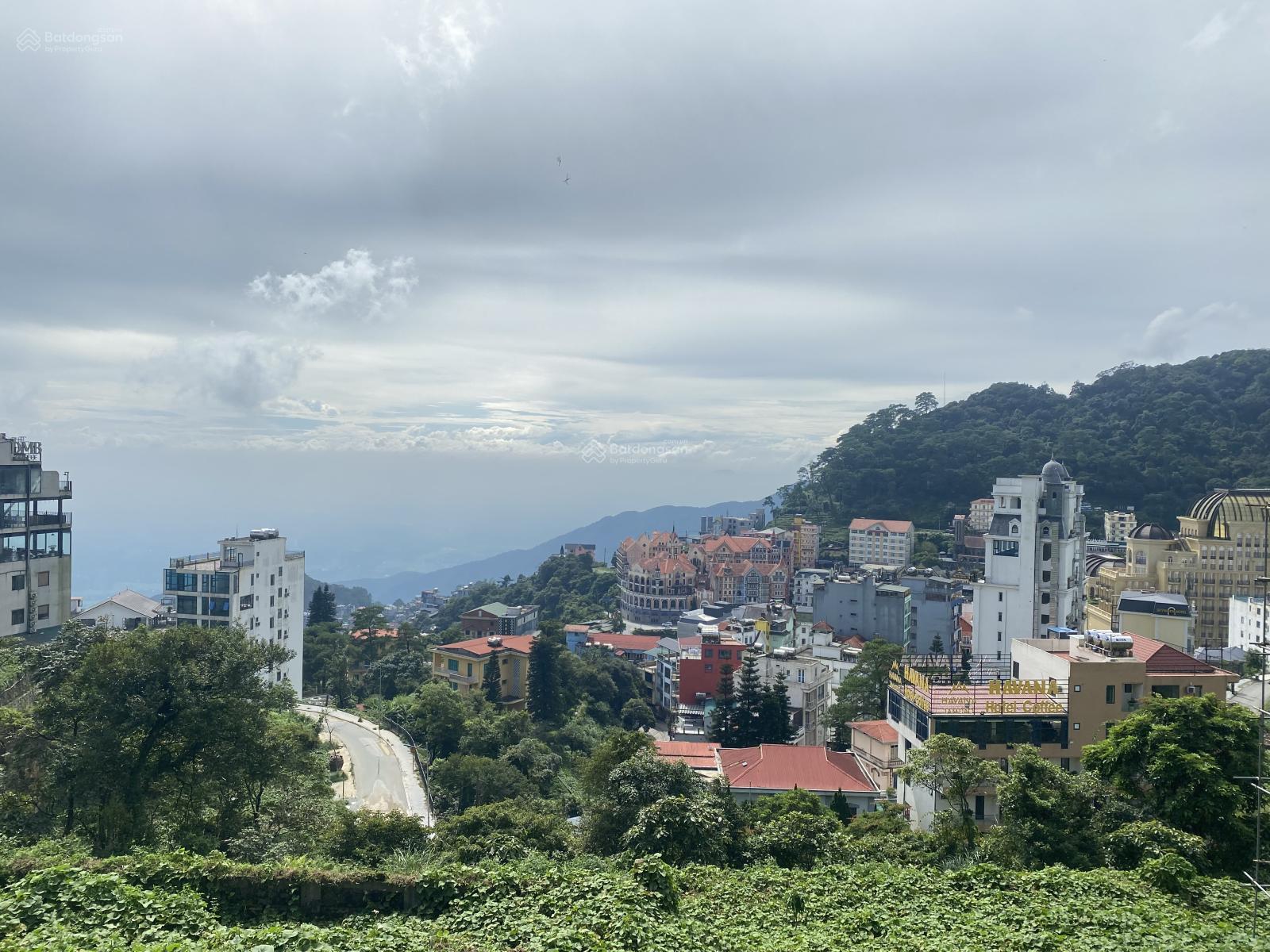 Cần bán ô đất 388,1m2 ngay trung tâm thi trấn Tam Đảo, sẵn sổ, không bị chắn view LH 0975 676 ***