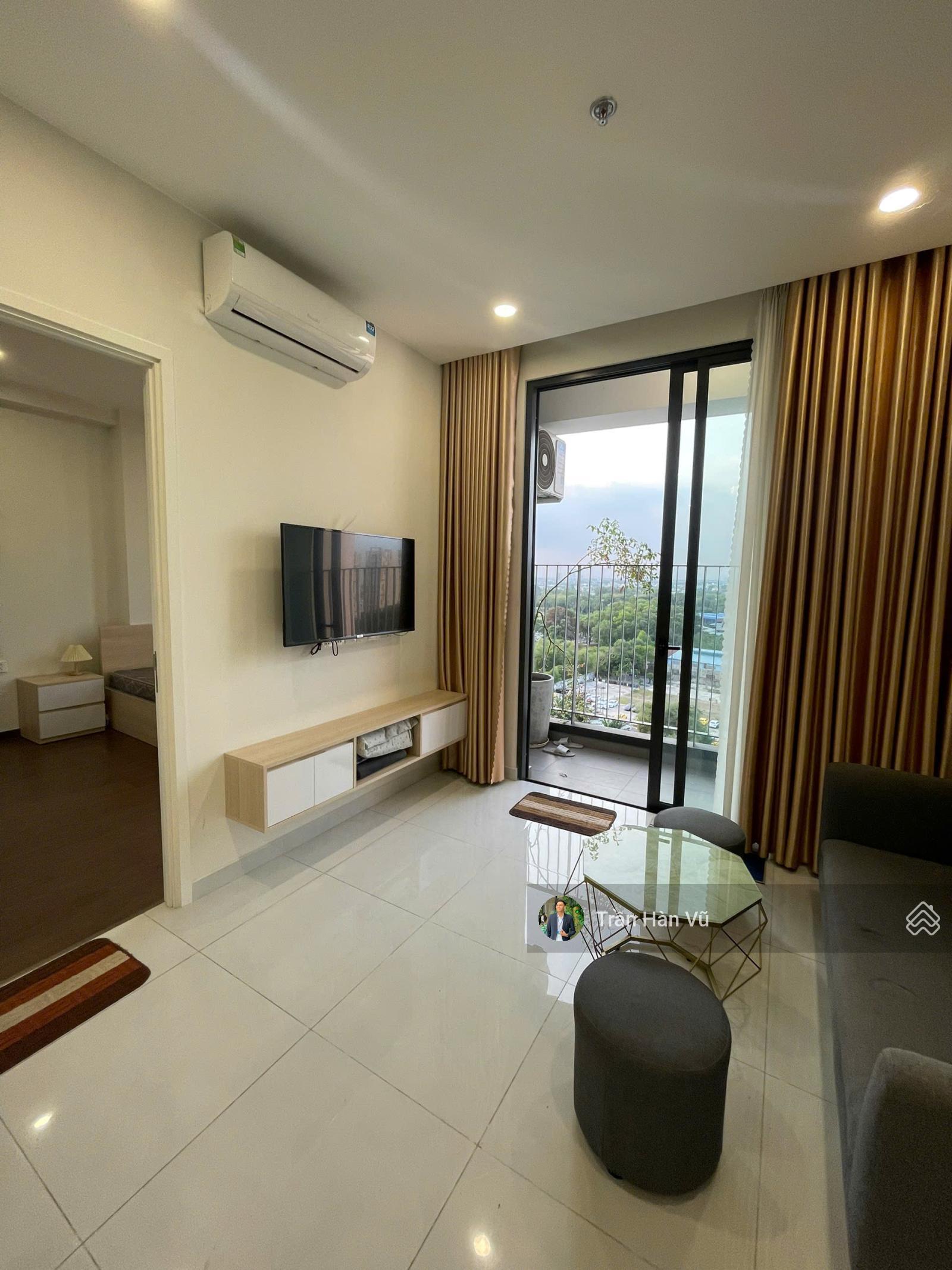 Cho thuê căn hộ 1 phòng ngủ view golf siêu đẹp chỉ 7tr/th chung cư cao cấp Lê Phong, LH Trần Hàn Vũ