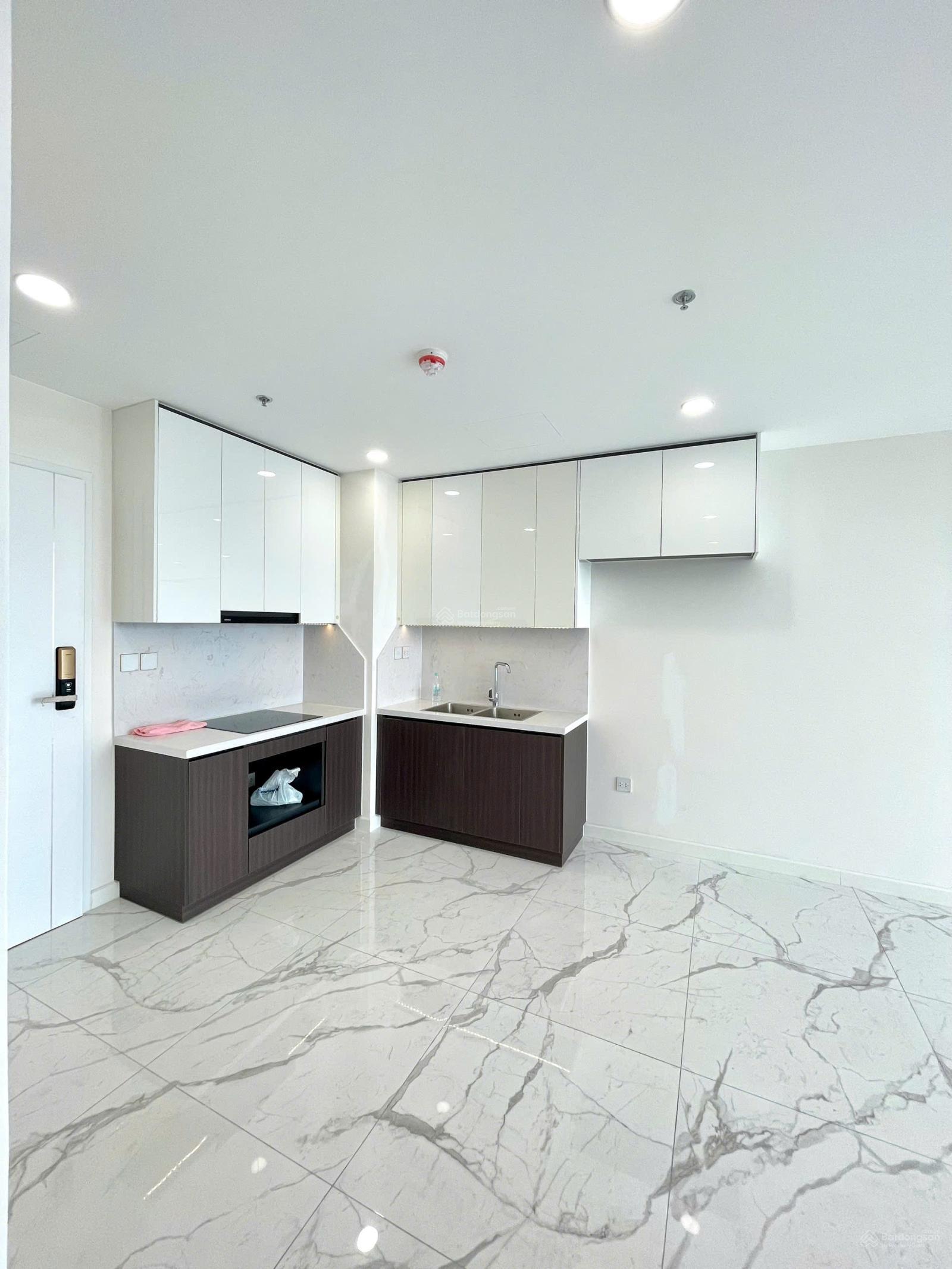 Nắm thị trường Sunshine Sky hơn 3 năm, không sale nào bằng. 2PN, 2WC, OT, chỉ 3.1 tỷ, view đẹp