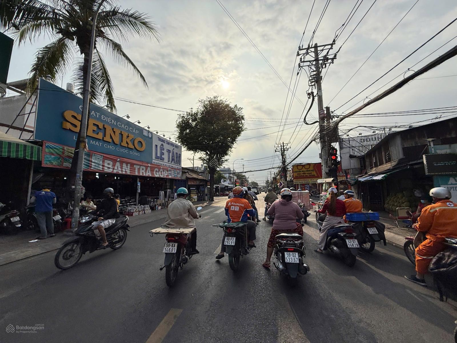 Bán kho mặt tiền đường Lê Văn Khương, phường Thới An, Q12. Với 61 tỷ, 1200m2 giá ưu đãi