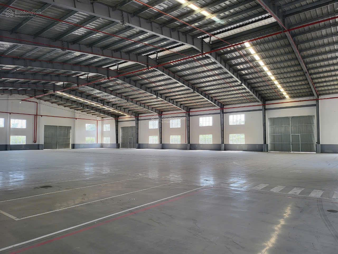 Cho thuê 2100m2 xưởng Tân Uyên giá: 141 triệu/tháng, PCCC tự động xưởng mới giá rẻ Cho thuê 2100m2 xưởng Tân Uyên giá: 141 triệu/tháng, PCCC tự động xưởng mới giá rẻ