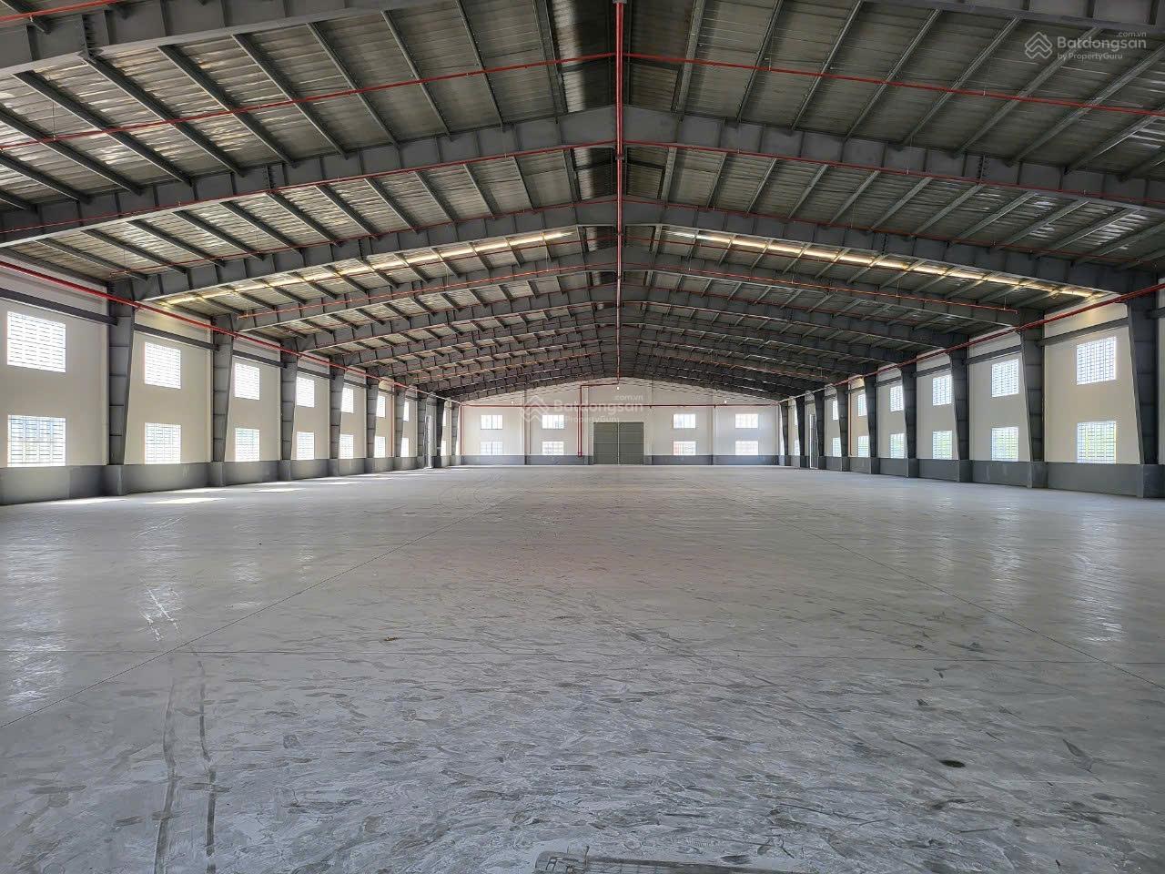 Cho thuê 2100m2 xưởng Tân Uyên giá: 141 triệu/tháng, PCCC tự động xưởng mới giá rẻ Cho thuê 2100m2 xưởng Tân Uyên giá: 141 triệu/tháng, PCCC tự động xưởng mới giá rẻ
