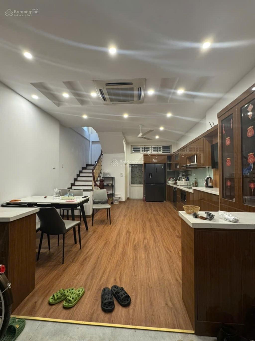 Hiếm đẹp, gần hồ, ô tô - Hoàng Ngân, Thanh Xuân, Nhân Chính - DT 50m2x5T Hiếm đẹp, gần hồ, ô tô - Hoàng Ngân, Thanh Xuân, Nhân Chính - DT 50m2x5T
