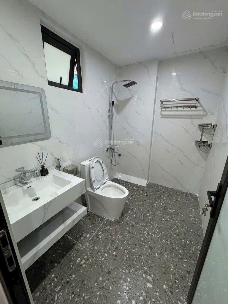 Bán gấp nhà riêng 36m2, 6 tỷ tại Đường Tư Đình, Long Biên, Hà Nội. Giáp phố Bồ Đề