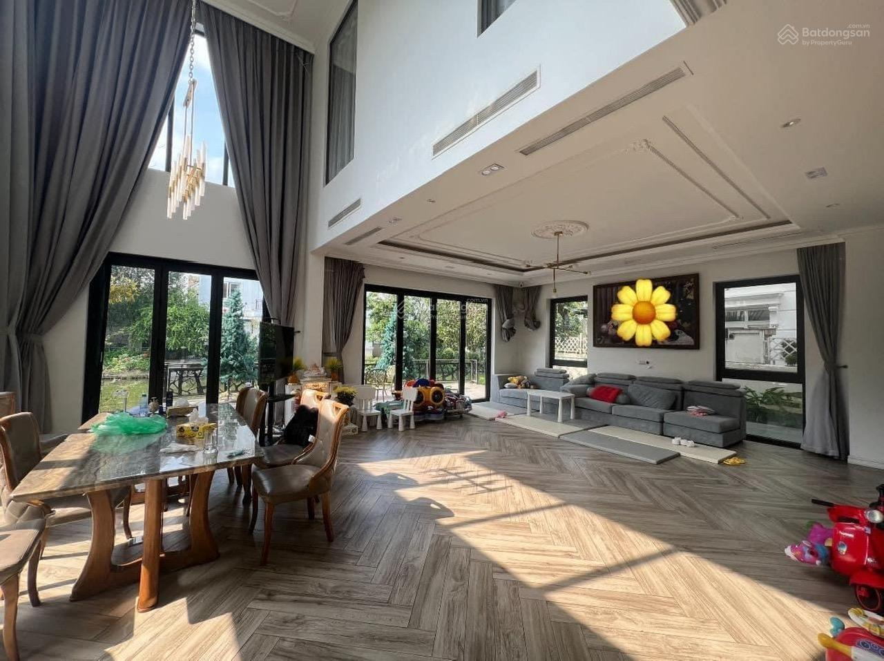 Cho thuê BT Hoa Sữa 340m2, hoàn thiện đẹp, đường thông thoáng, full nội thất, giá 55 triệu/tháng