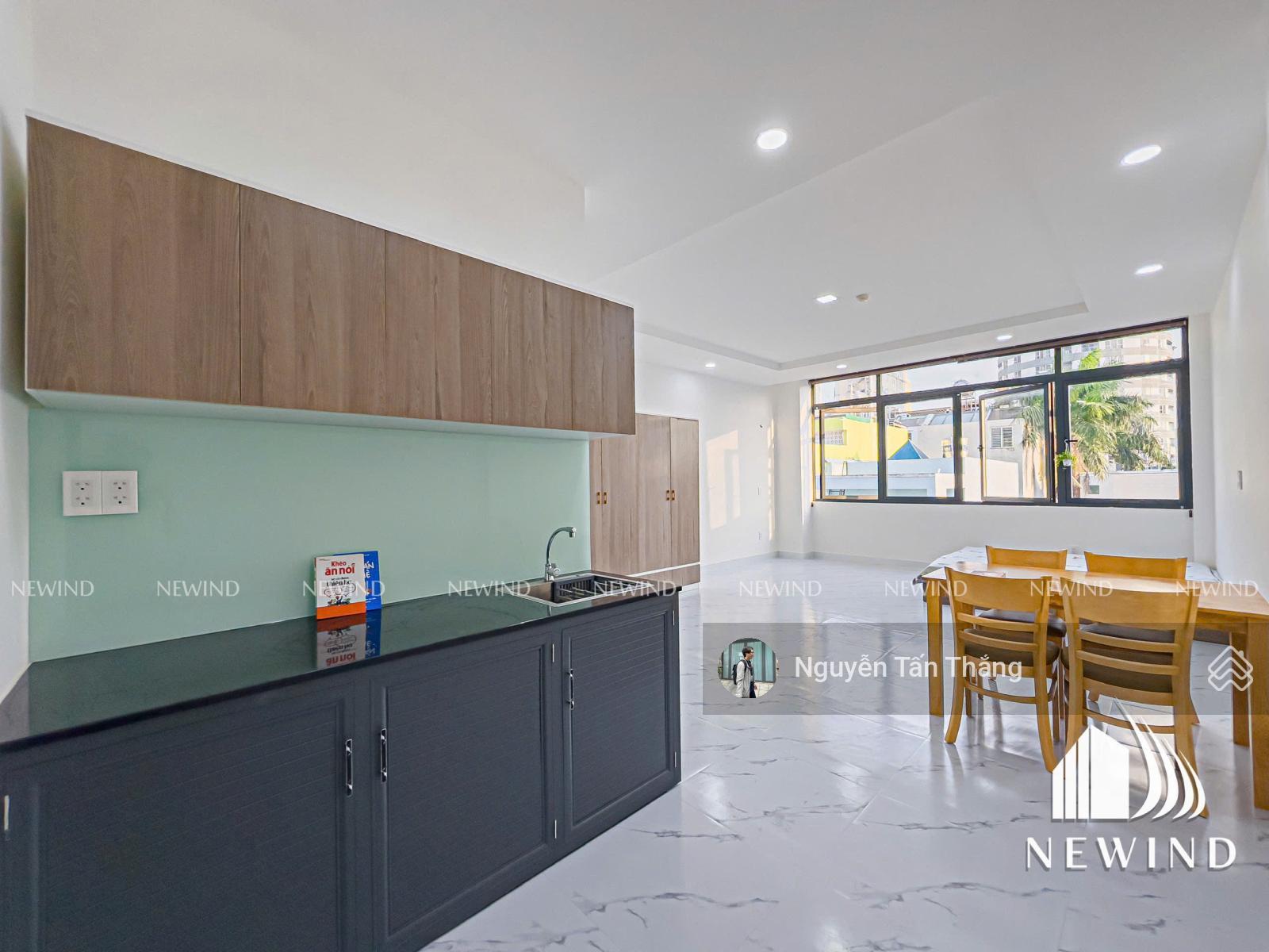 Độc quyền Newind - cho thuê căn hộ ban công full nội thất nhà mới đường lớn Quận 7 gần cầu Phú Xuân